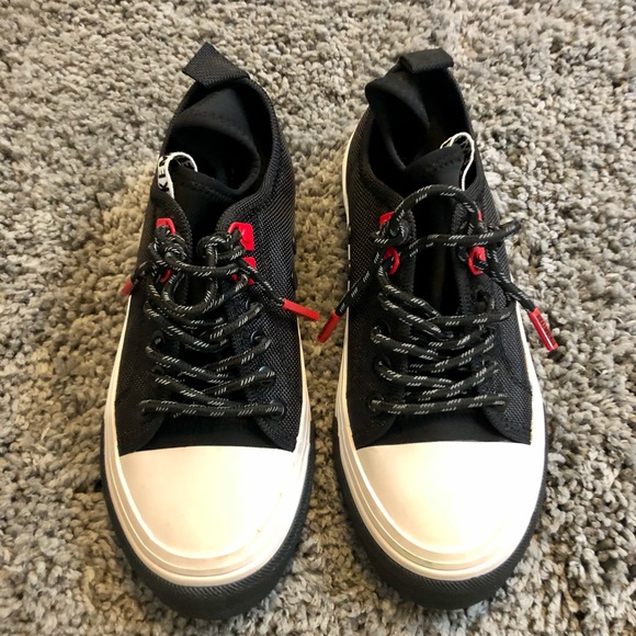 Bikkembergs two-tone, laces, round toeline, flat, fabric inner, rubber sole. - Picture 2 of 6